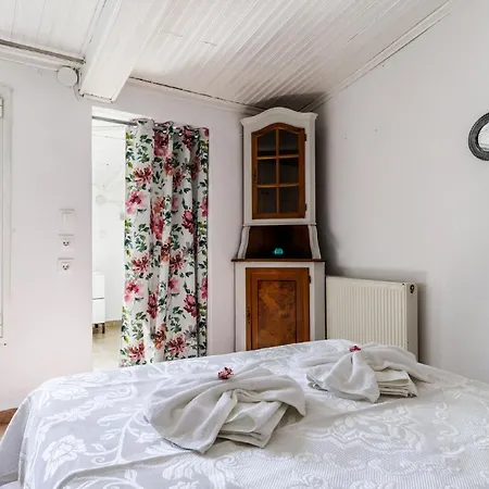 Holiday home Machis House