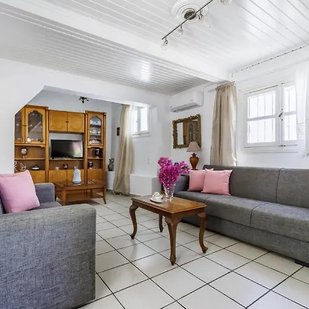 Semesterbostad Machis House *